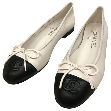 ballerine con cinturino chanel|Chanel ballerina.